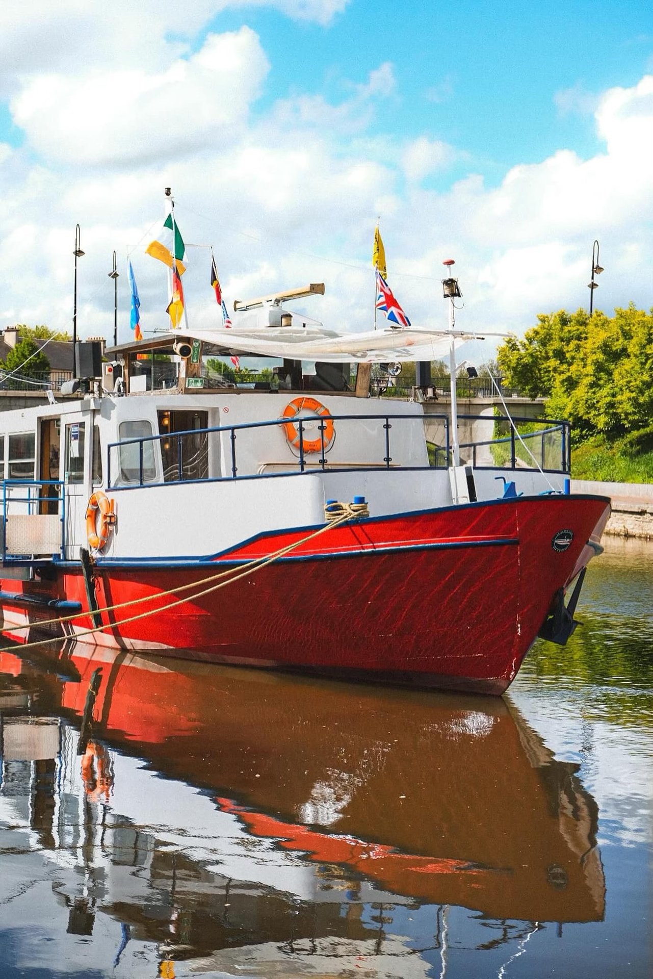 Péniche le Saint L'eau