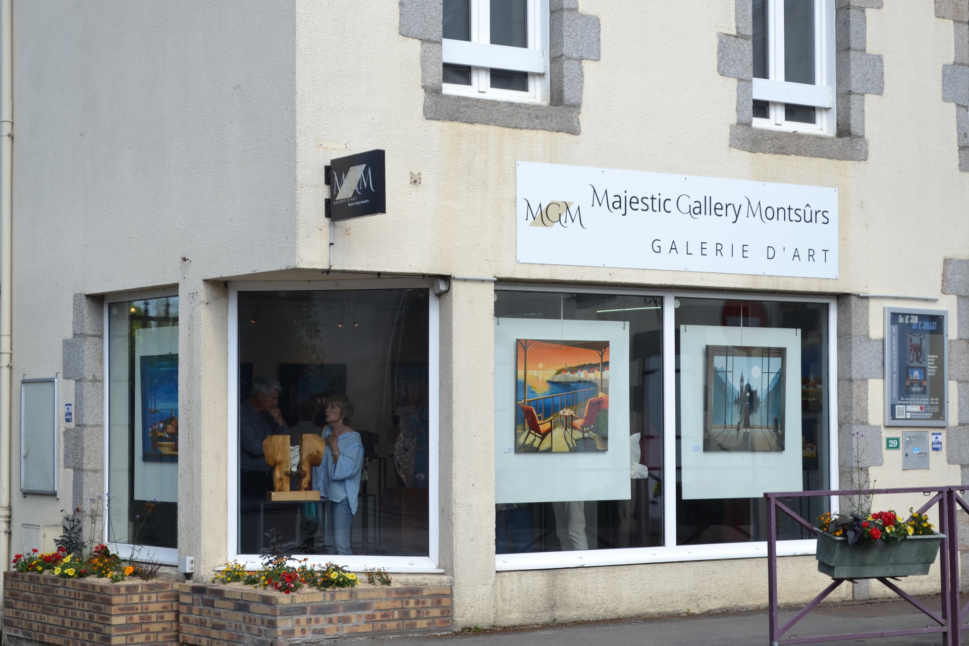 EXPOSITIONS D'ARTISTES PROFESSIONNELS FRANCAIS ET ETRANGERS